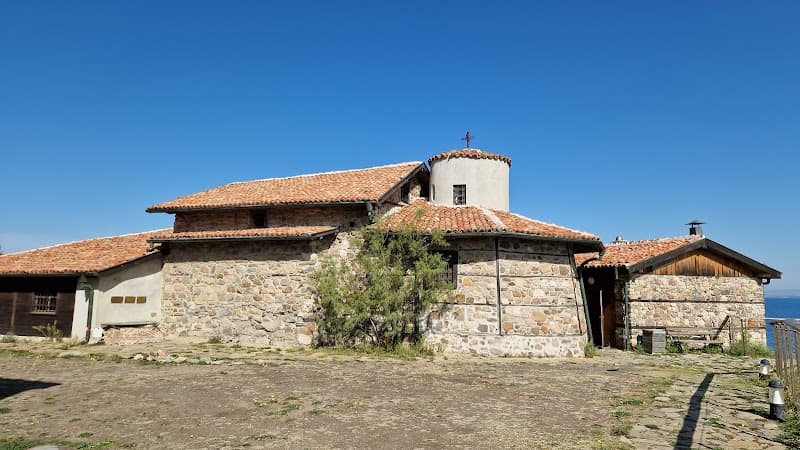 Малка манастирска сграда