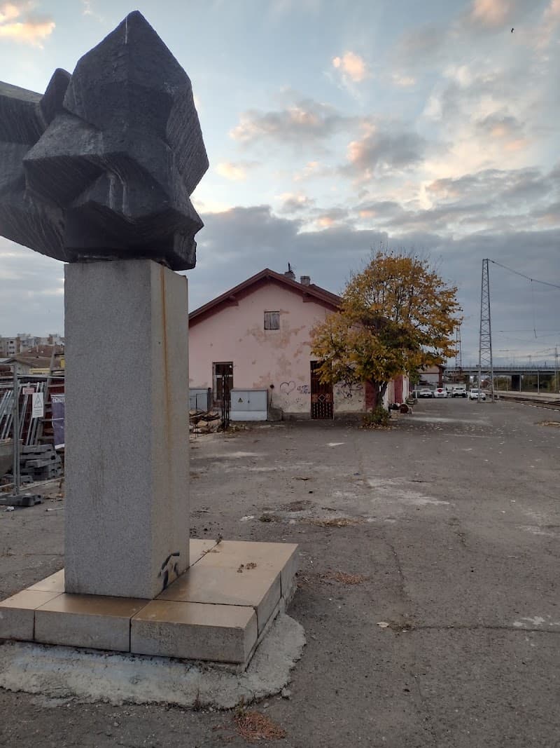 Паметник на Владимир Павлов